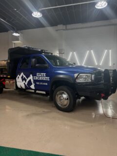 Elite Excavate brought their truck in to match the trailer we wrapped earlier this year. A full color-change wrap with custom graphics that’s guaranteed to turn heads on the road and stand out on any job site.Looking to upgrade your work or personal vehicle?
DM us to get on our schedule.#vinylwraps #vehiclegraphics #customwraps  #santanasvinylgarage #greenbay